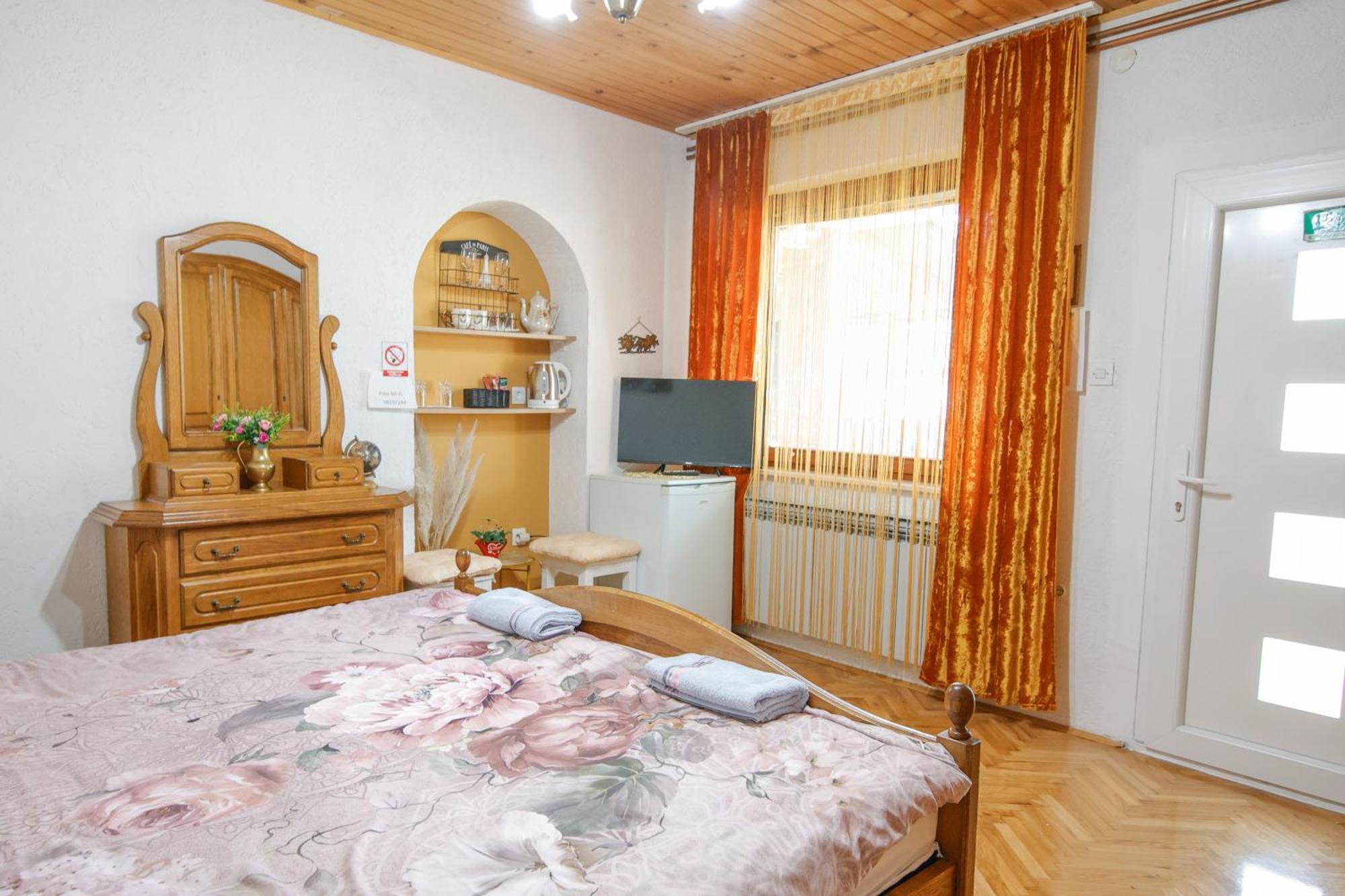 Apartman Marta I Soba Maja Gradiste Exterior photo